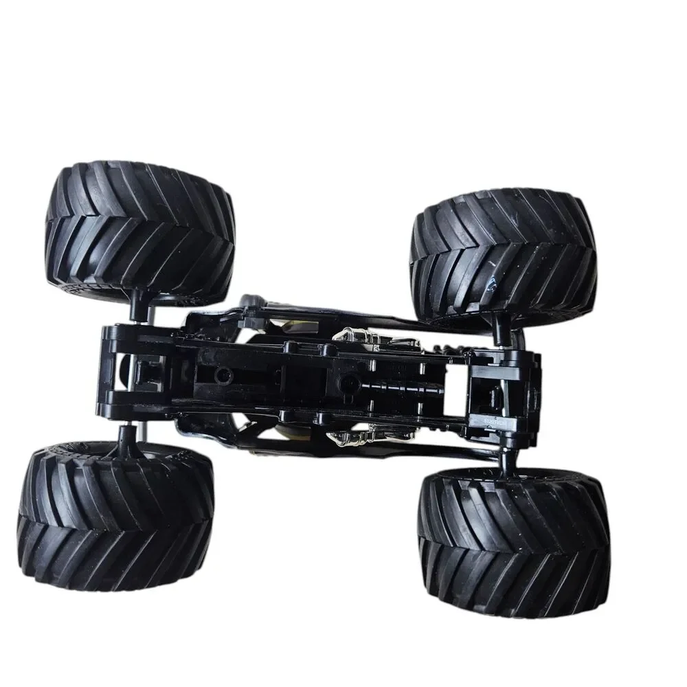 Hot Wheels Pirates Curse Monster Jam Truck DieCast 1/24 Scale Vehicle BKT - Picture 8 of 10